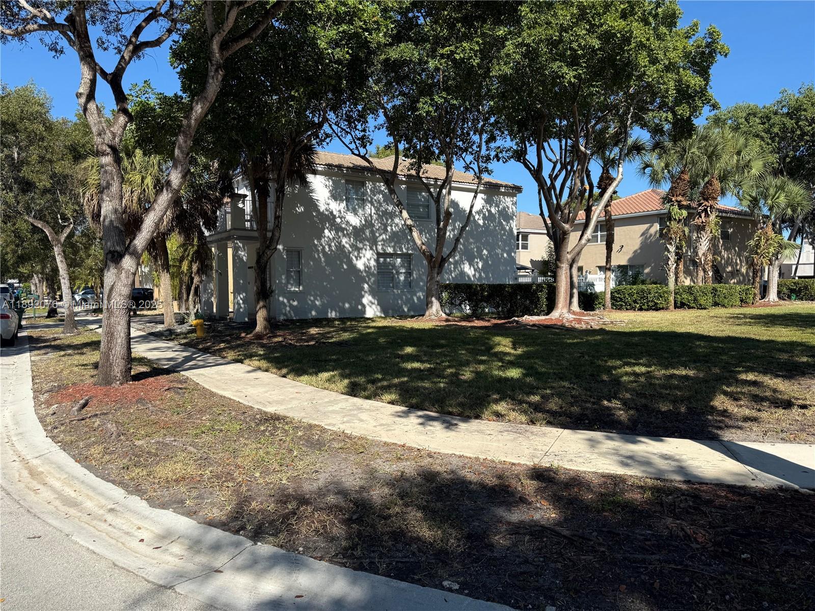 RIVIERA ISLES III - Residential