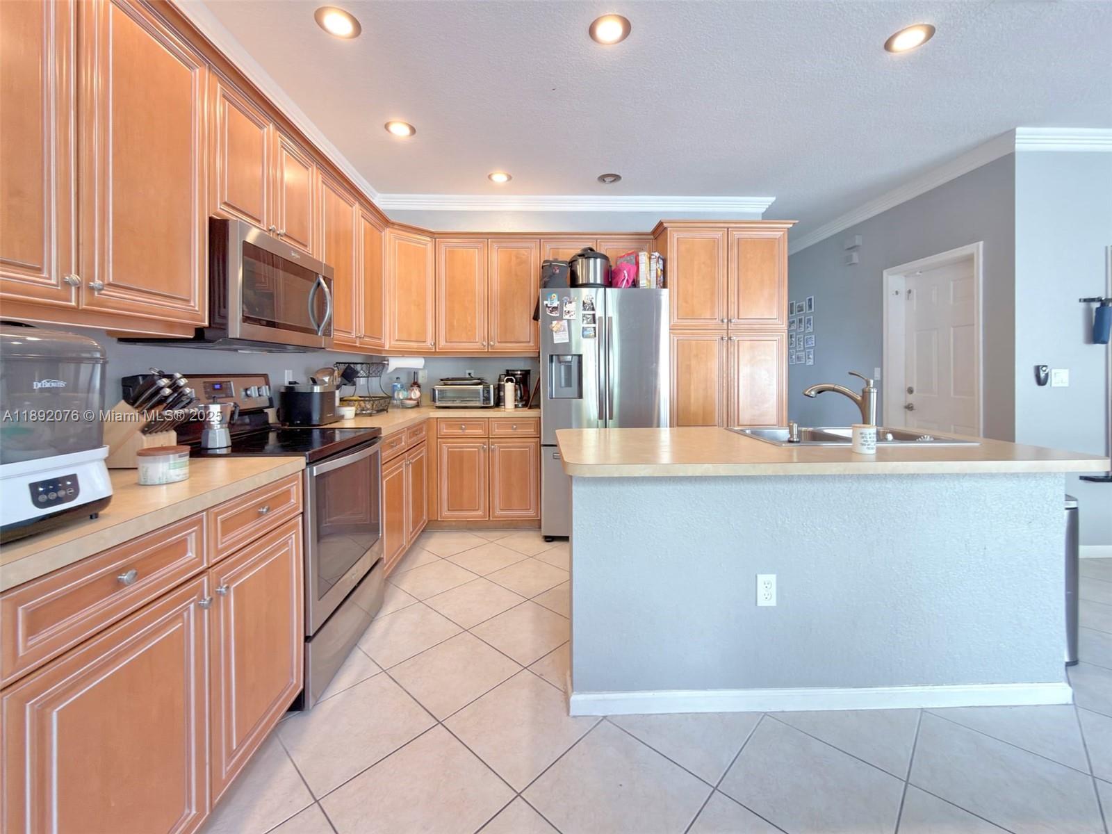 RIVIERA ISLES III - Residential