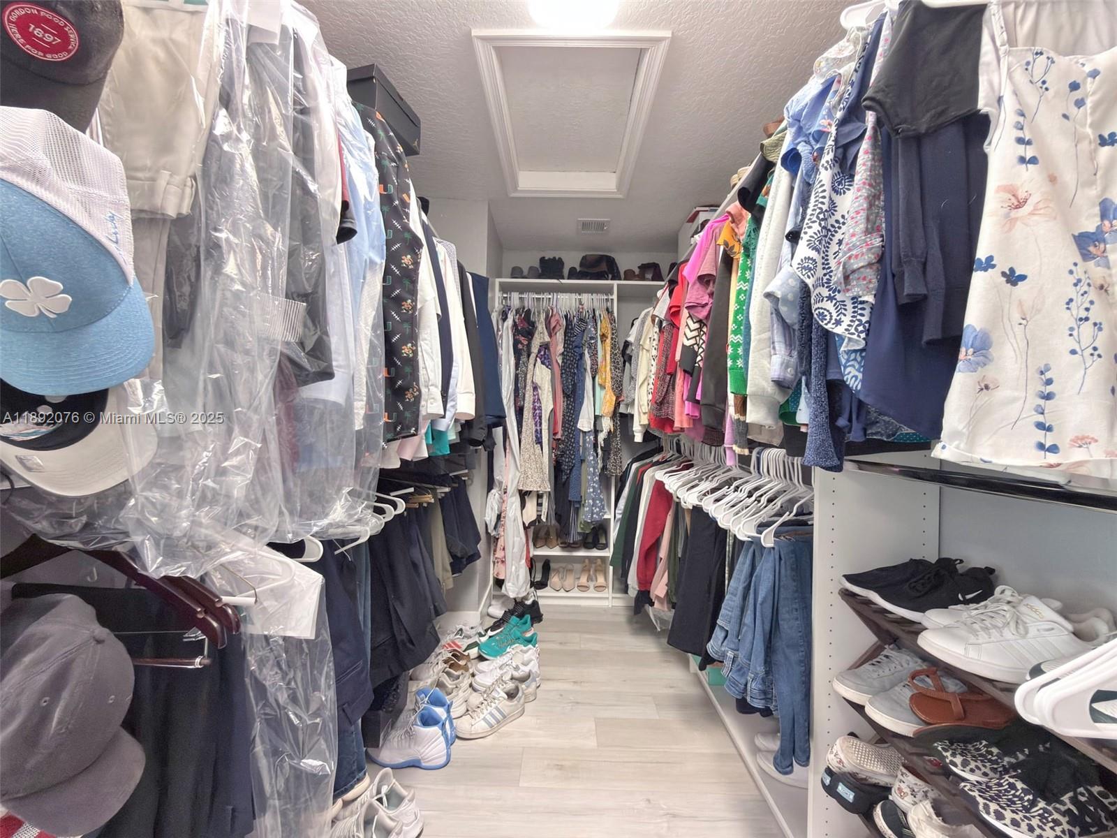 RIVIERA ISLES III - Residential