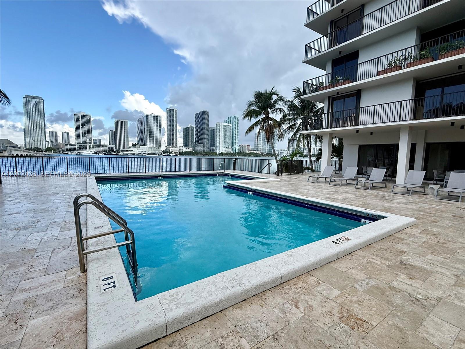 801 N Venetian Dr 408