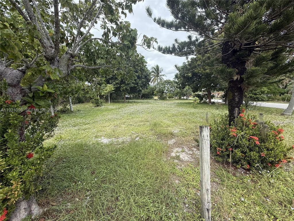 Photo of 201 NW 11th St, Pompano Beach, FL 33060 (MLS # A11921098)