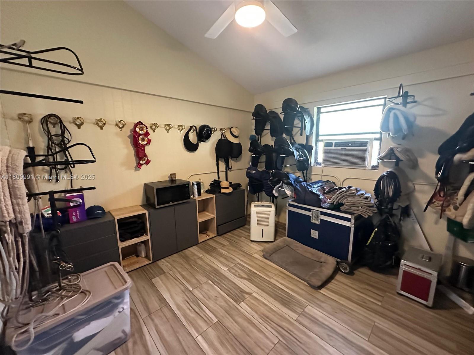 LOXAHATCHEE GROVES - Residential