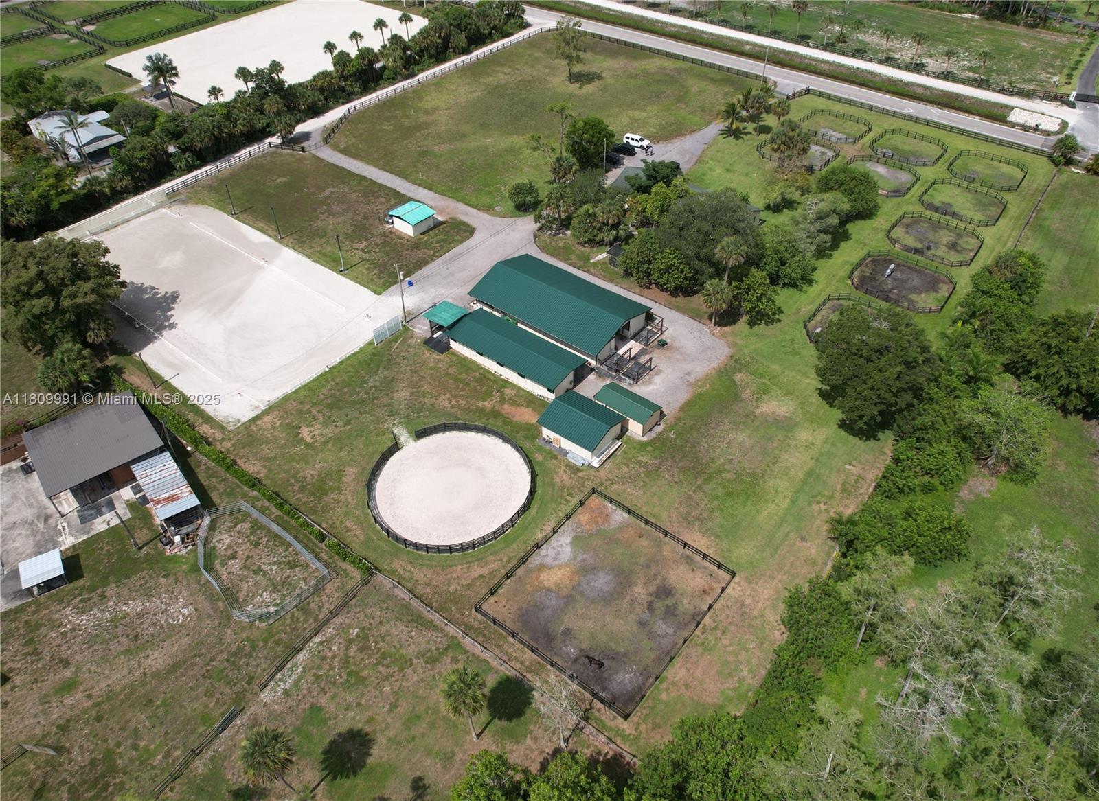 LOXAHATCHEE GROVES - Residential