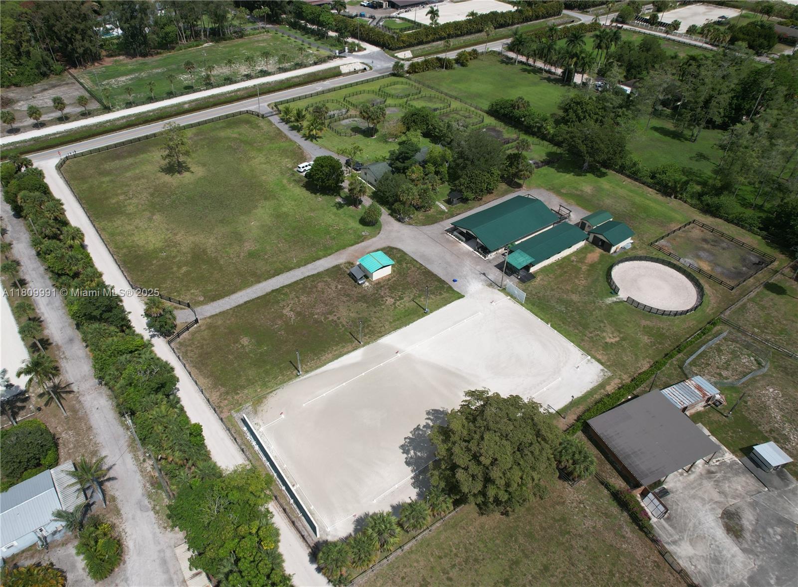 LOXAHATCHEE GROVES - Residential