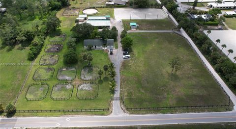 1230 F Rd Loxahatchee FL 33470