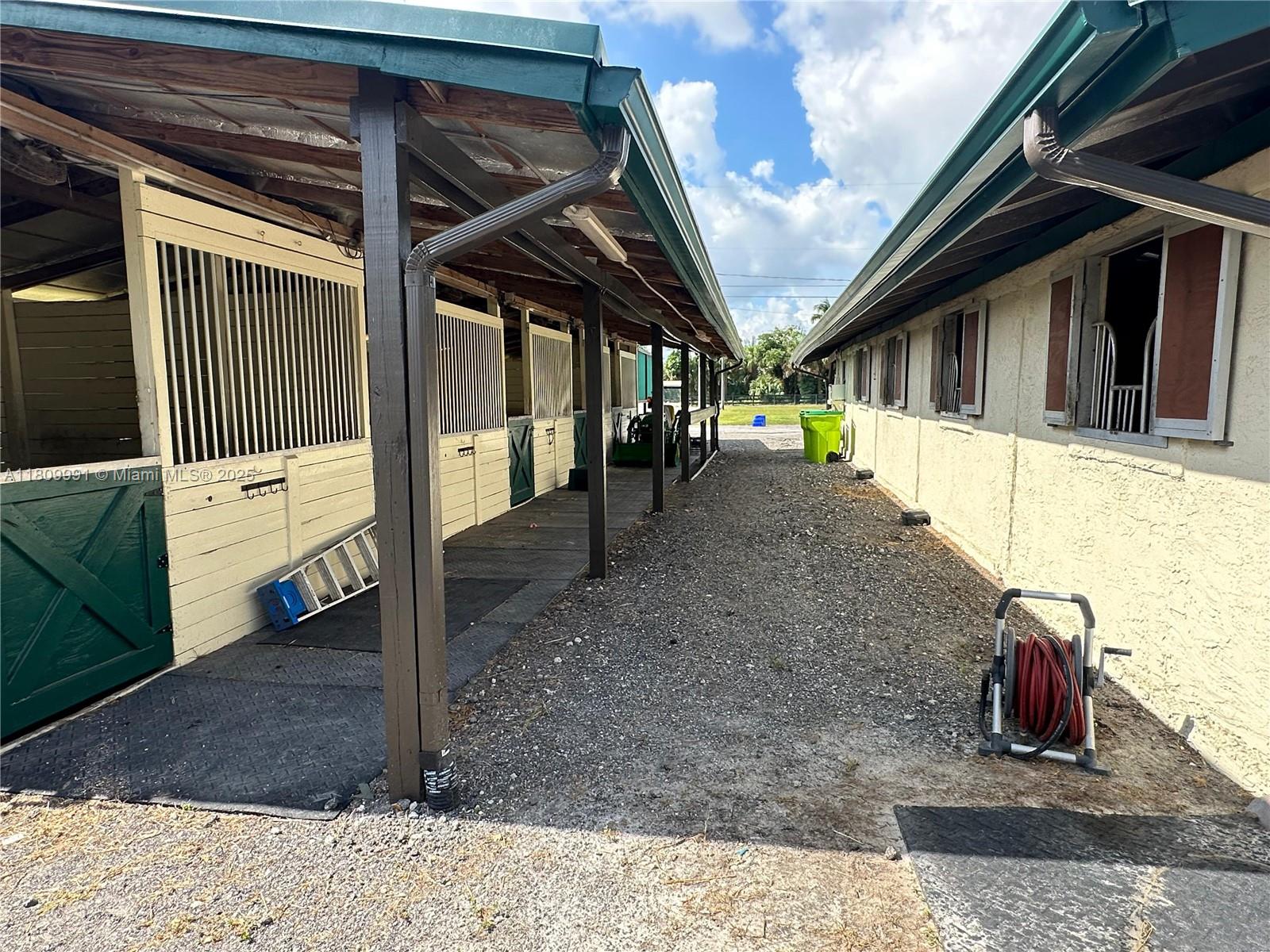 LOXAHATCHEE GROVES - Residential