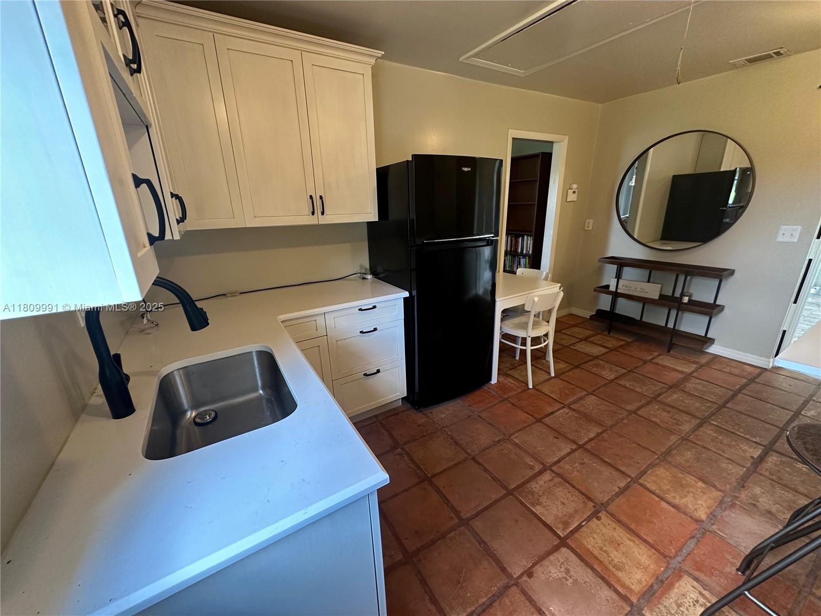 LOXAHATCHEE GROVES - Residential