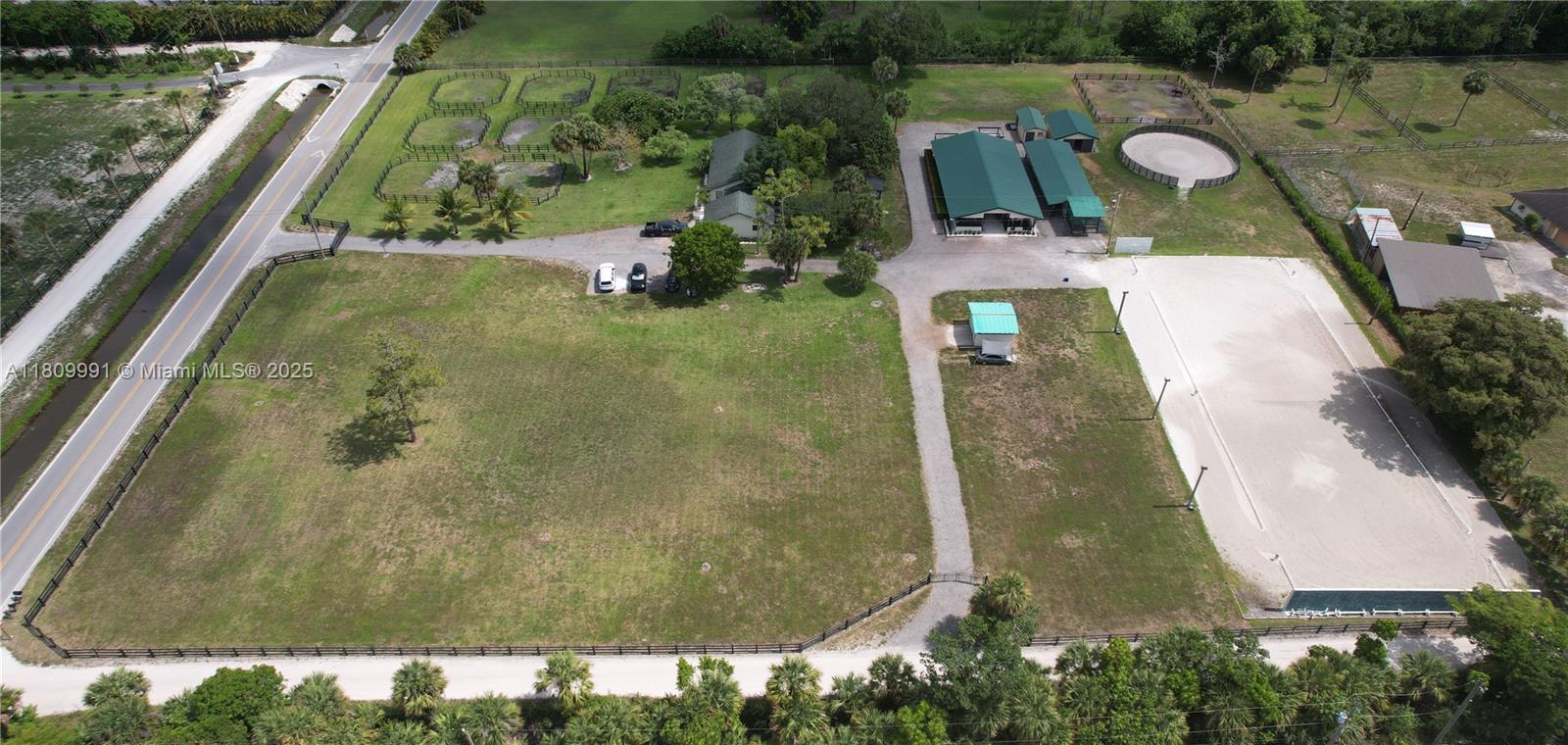 LOXAHATCHEE GROVES - Residential