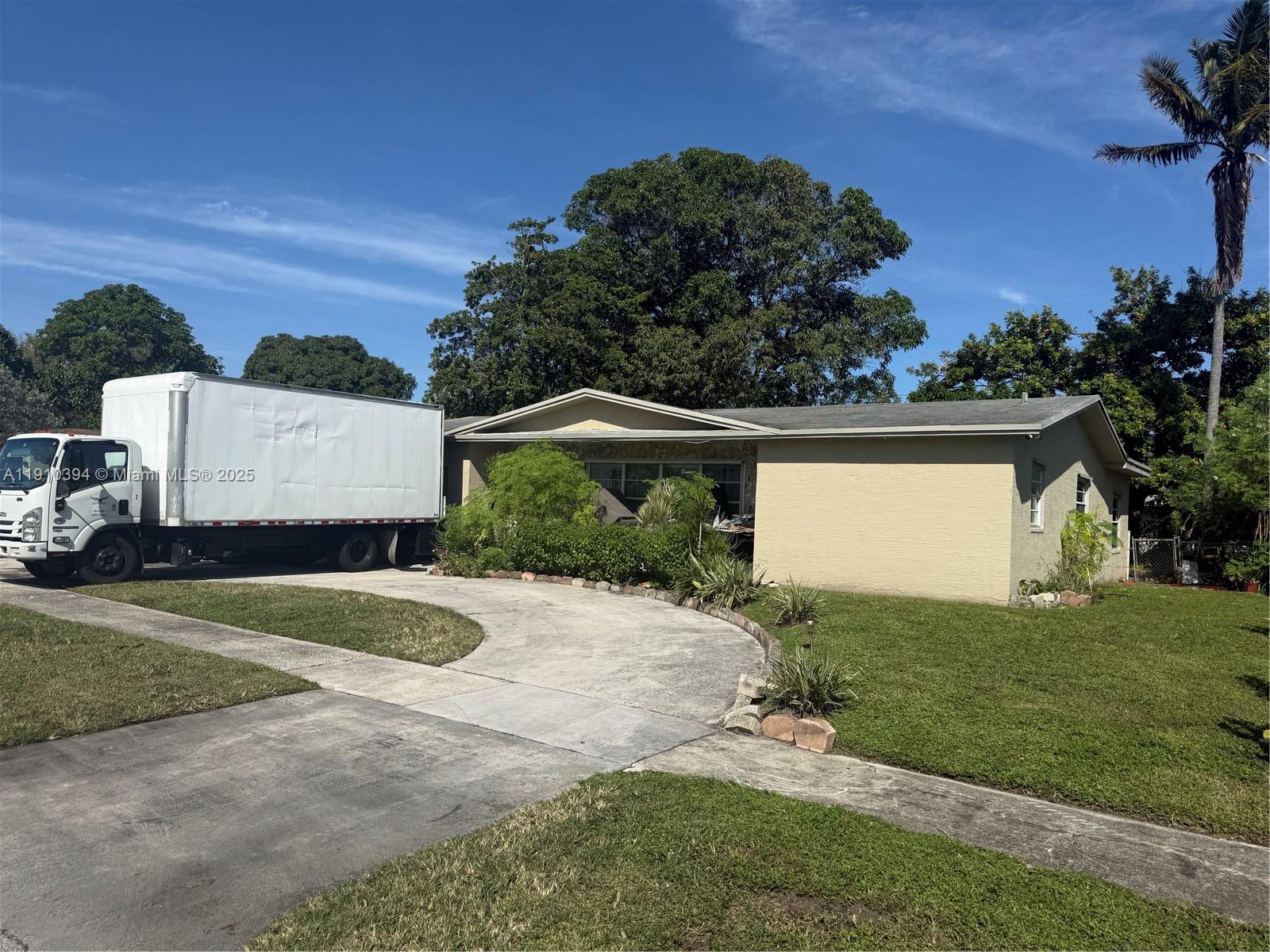 4741 NW 18th St, Lauderhill, FL, 33313/$447,000 1 4741 NW 18th St