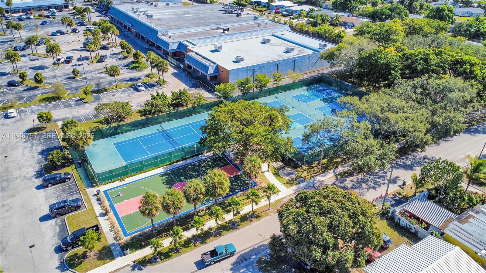 BREEZYWAY MANOR SECOND AD - Residential