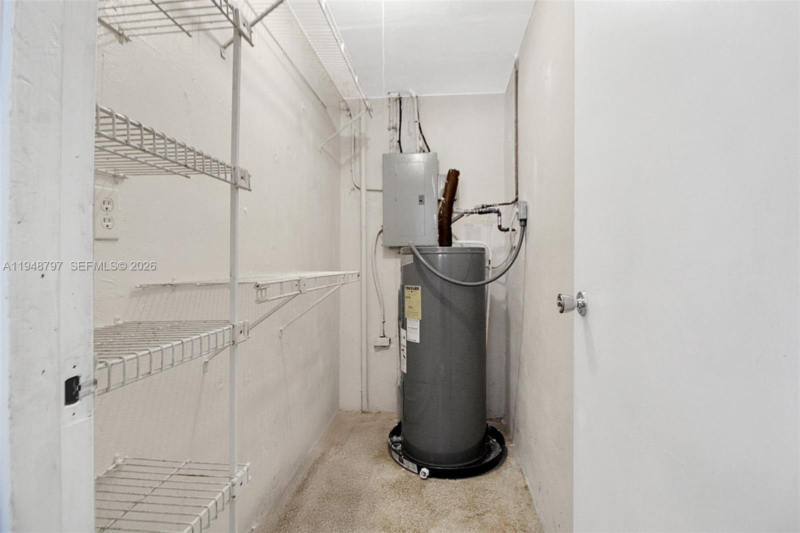 BREEZYWAY MANOR SECOND AD - Residential