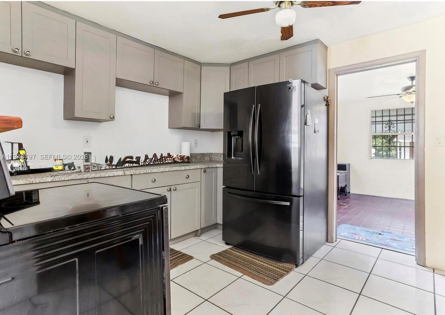 BREEZYWAY MANOR SECOND AD - Residential