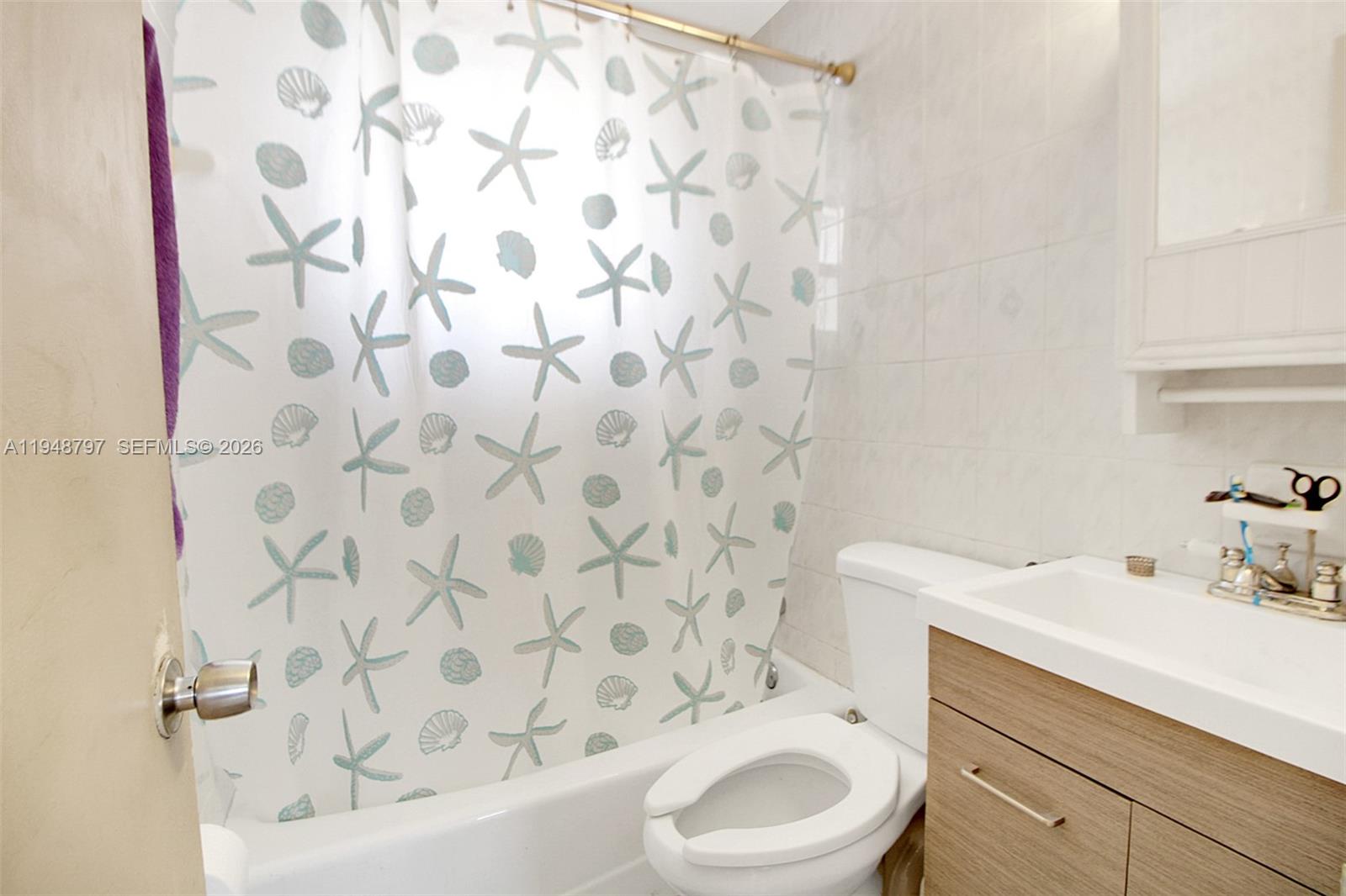 BREEZYWAY MANOR SECOND AD - Residential