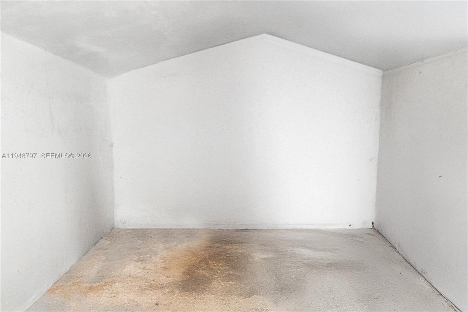 BREEZYWAY MANOR SECOND AD - Residential