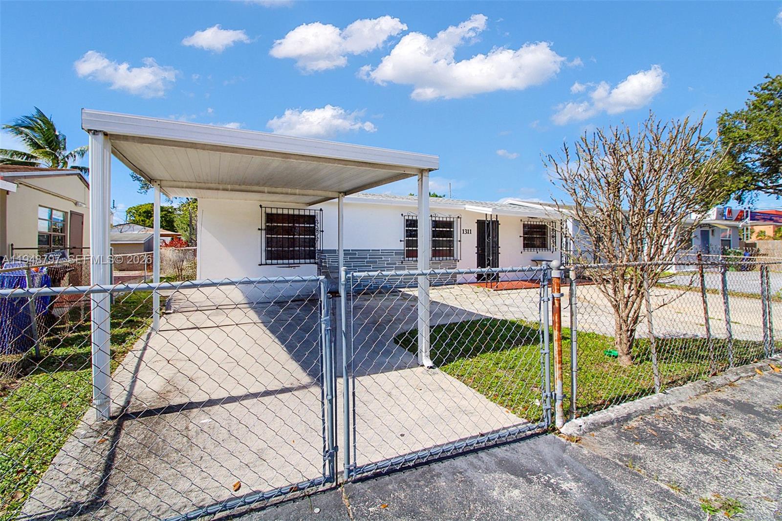 BREEZYWAY MANOR SECOND AD - Residential