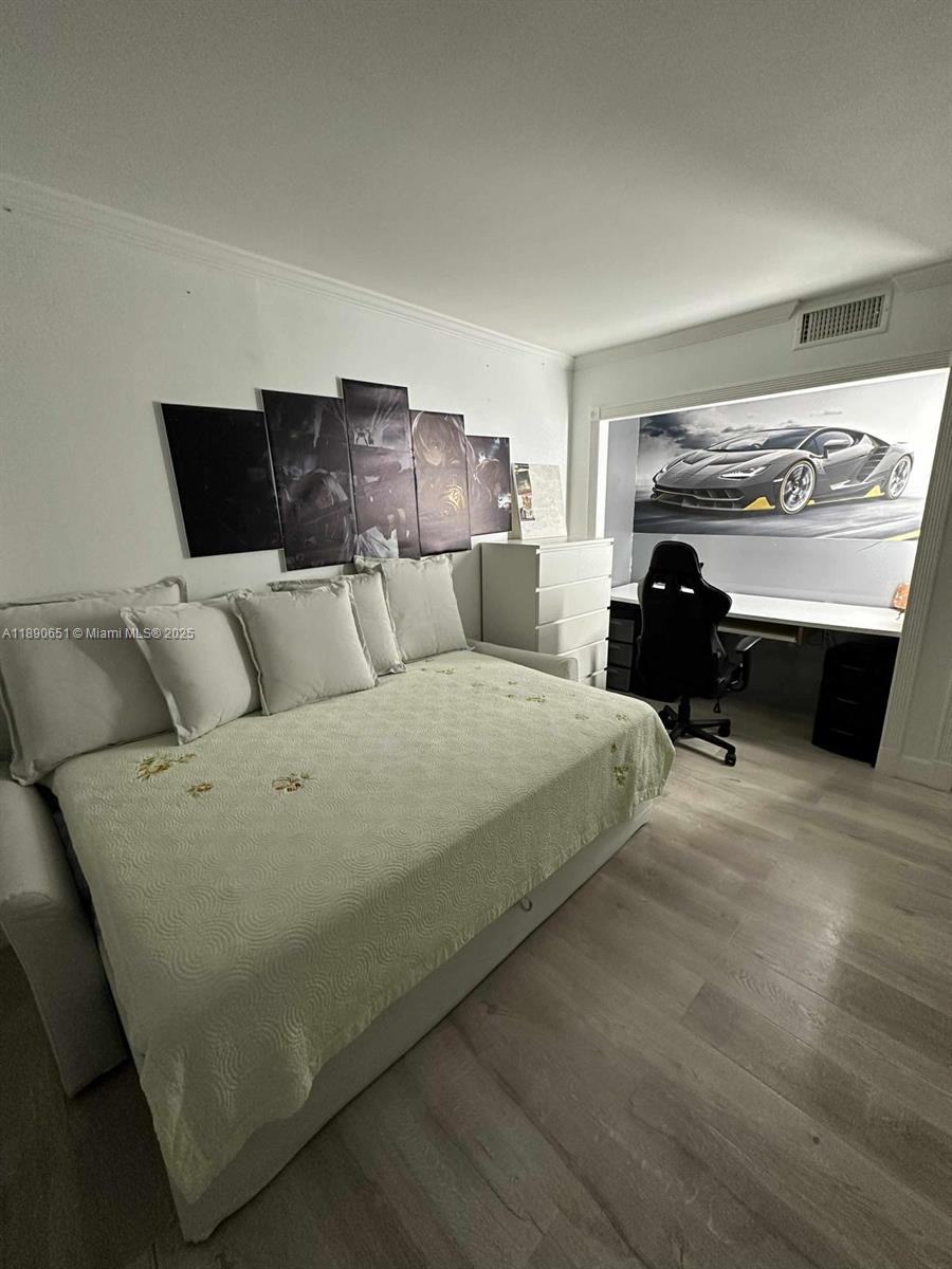 BUCKLEY TOWERS CONDO - EA - Residential
