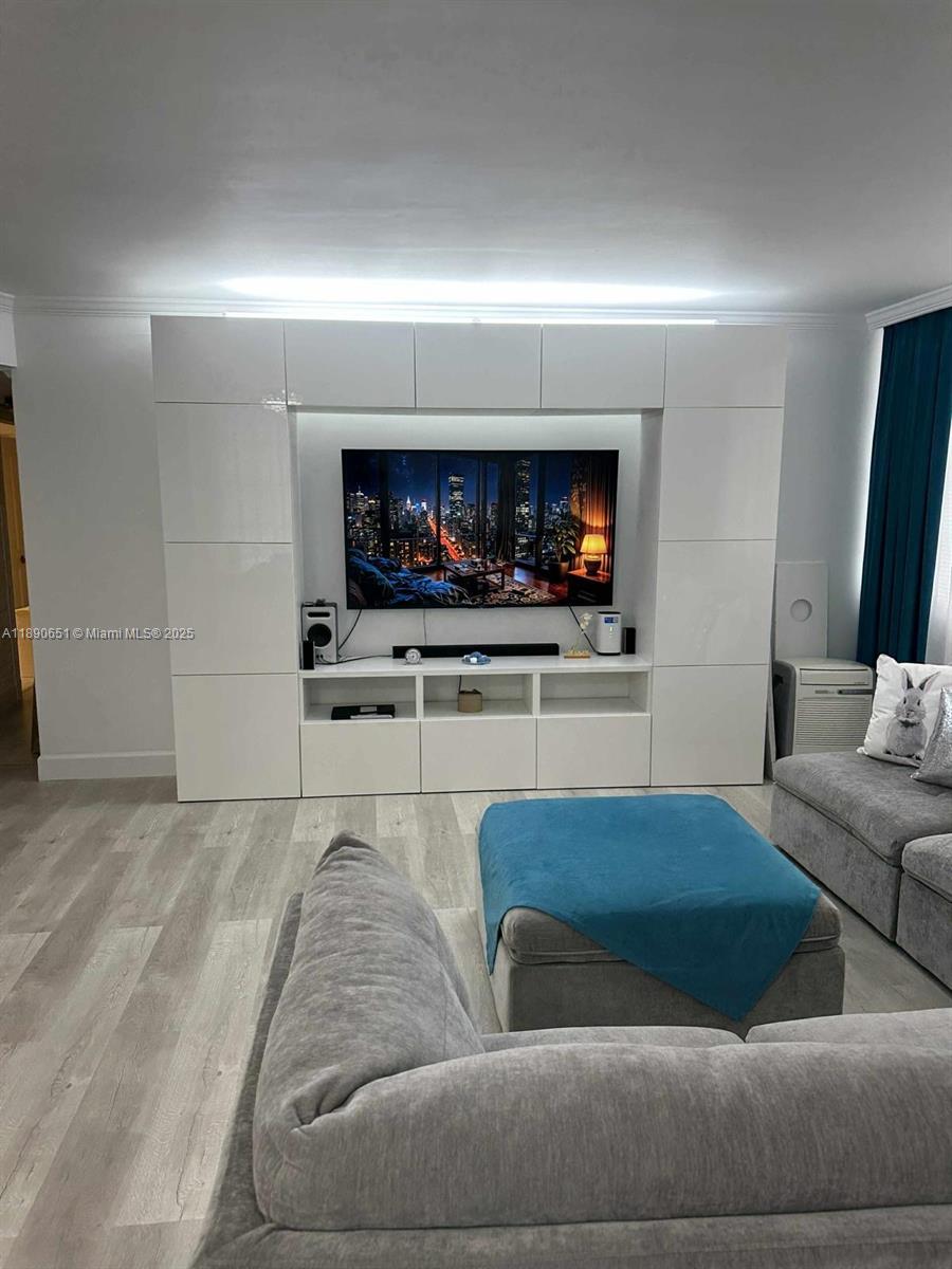 BUCKLEY TOWERS CONDO - EA - Residential