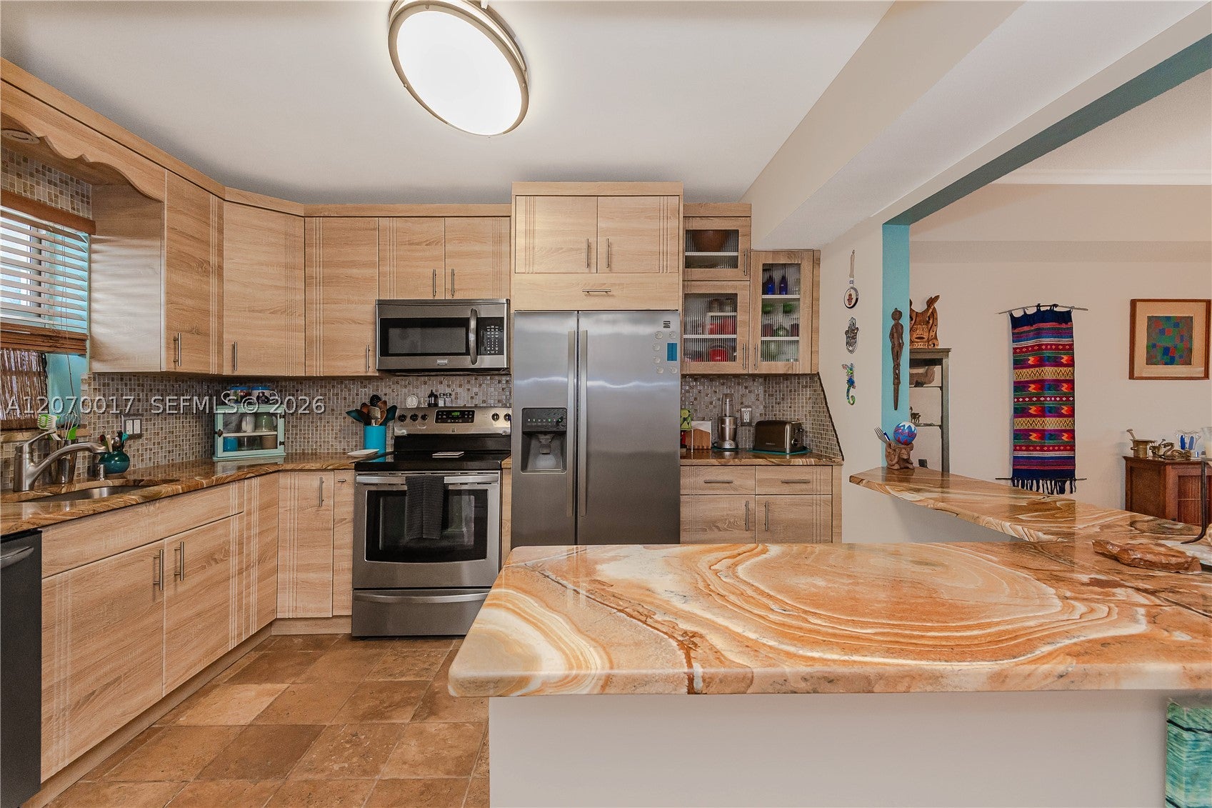 3051 NE 48th St 406