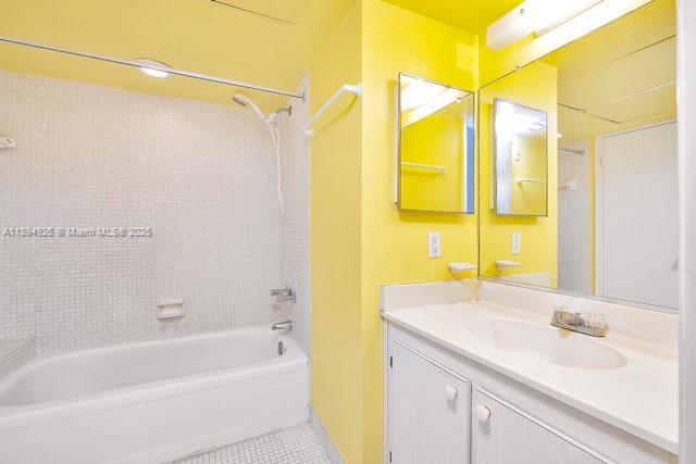 OAKLAND SHORES CONDOMINIU - Residential