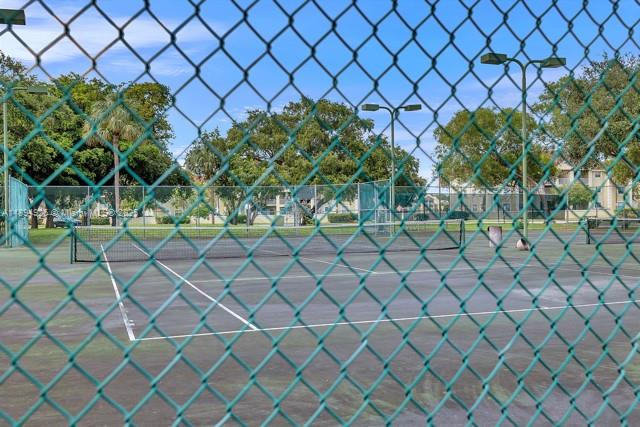 OAKLAND SHORES CONDOMINIU - Residential