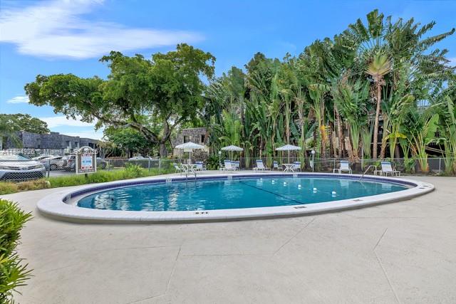 OAKLAND SHORES CONDOMINIU - Residential