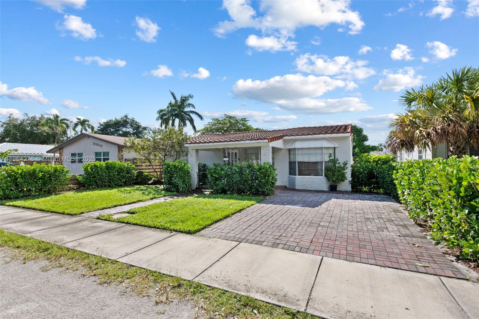 HOLLYWOOD PARK - Residential