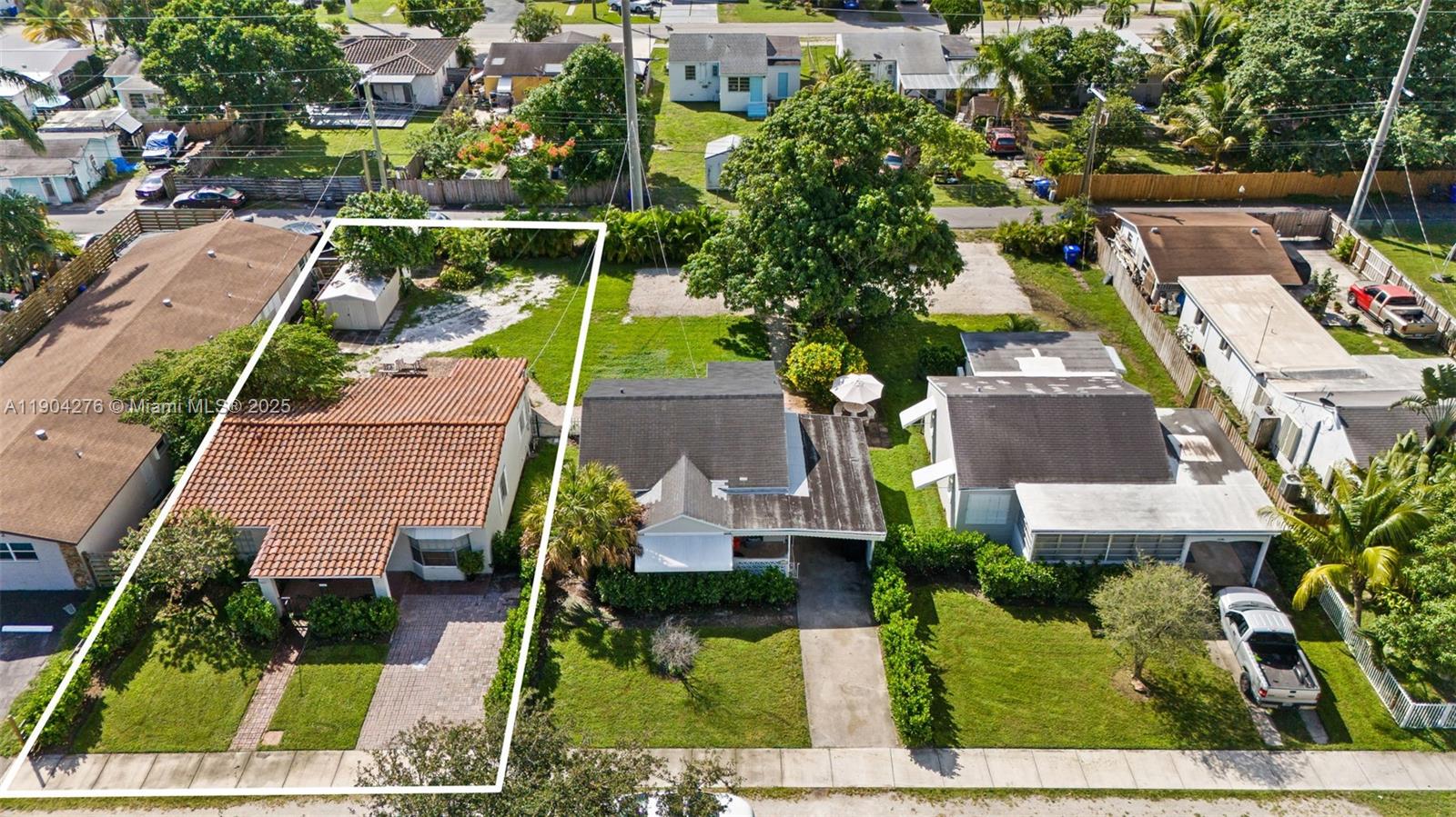 HOLLYWOOD PARK - Residential