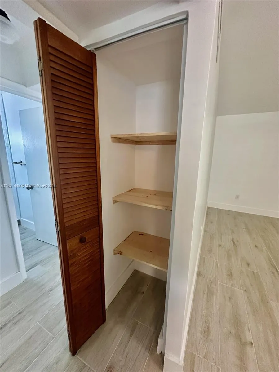 Miami, Florida 33130, United States, 8 Bedrooms Bedrooms, ,4 BathroomsBathrooms,Residential,Active,151449