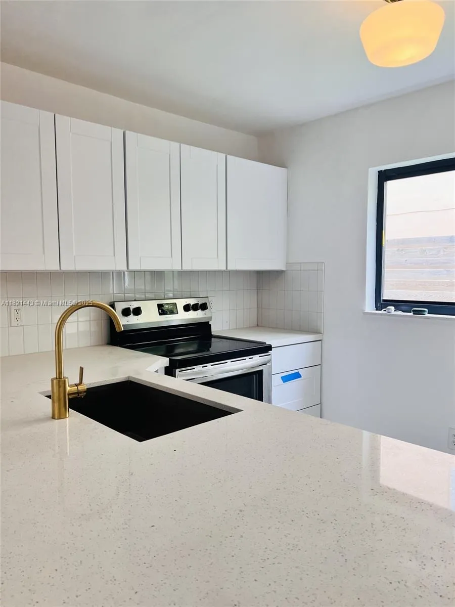 Miami, Florida 33130, United States, 8 Bedrooms Bedrooms, ,4 BathroomsBathrooms,Residential,Active,151449