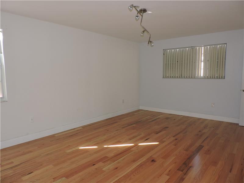 VIZCAYA AT THE HAMMOCKS 1 - Residential Lease