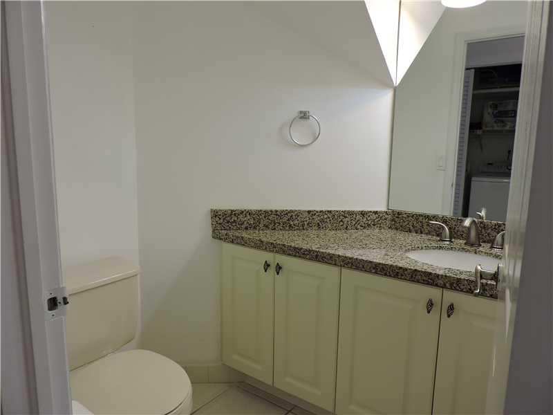 VIZCAYA AT THE HAMMOCKS 1 - Residential Lease