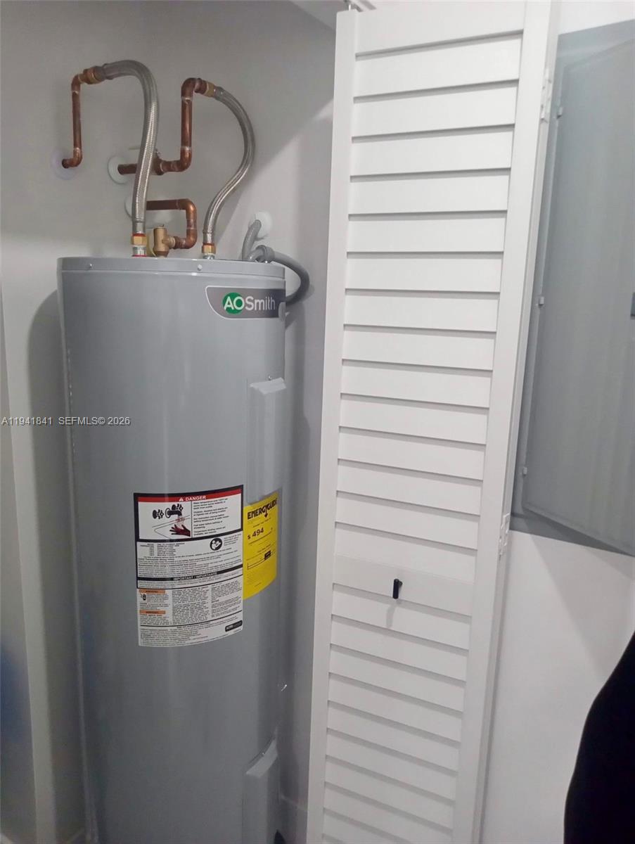 FAIRLAWN ESTS 1ST ADDN - Residential