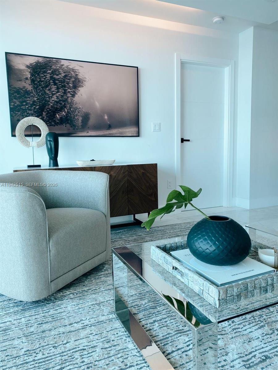 ST LOUIS CONDO - Residential Lease