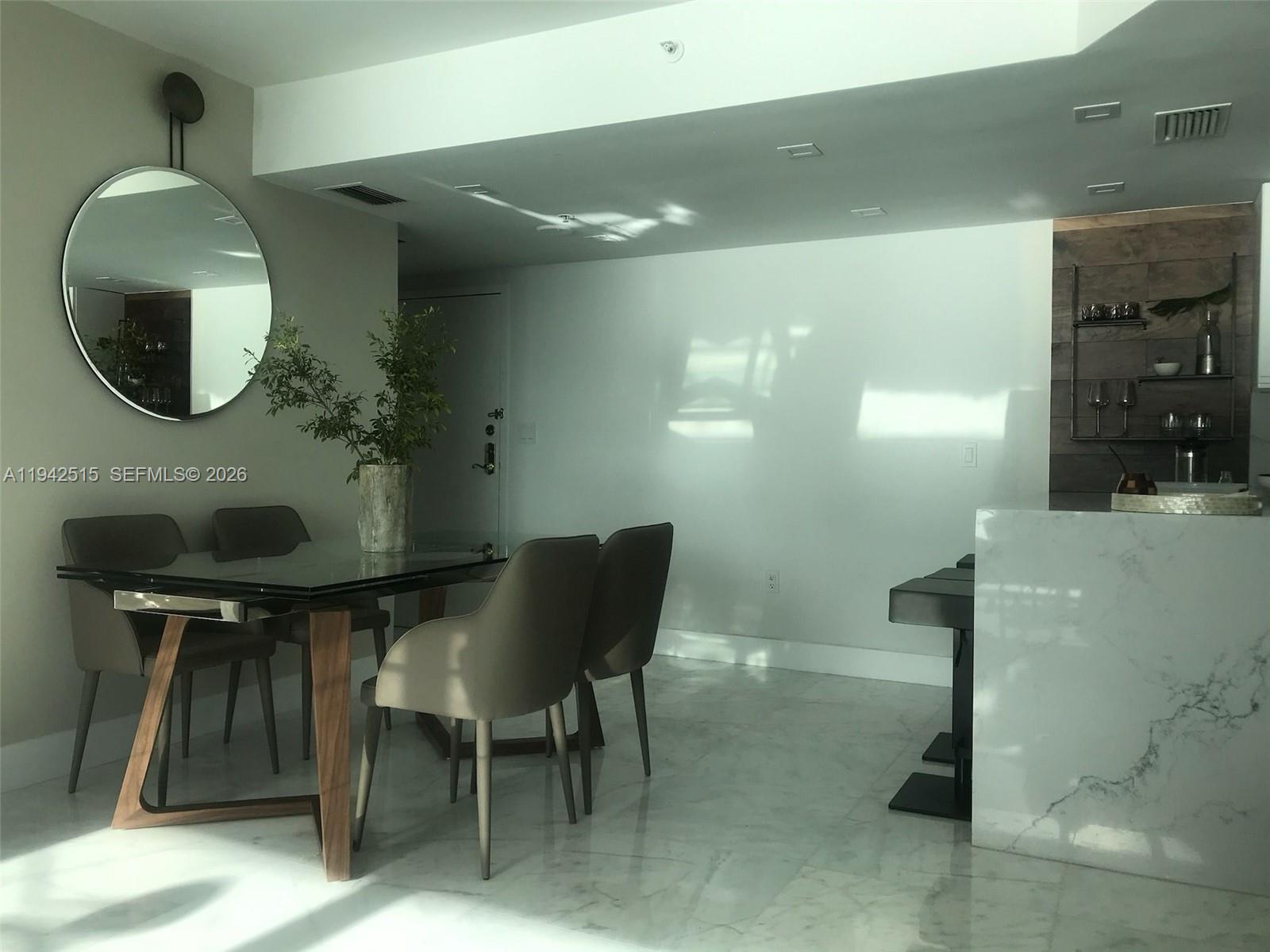 ST LOUIS CONDO - Residential Lease