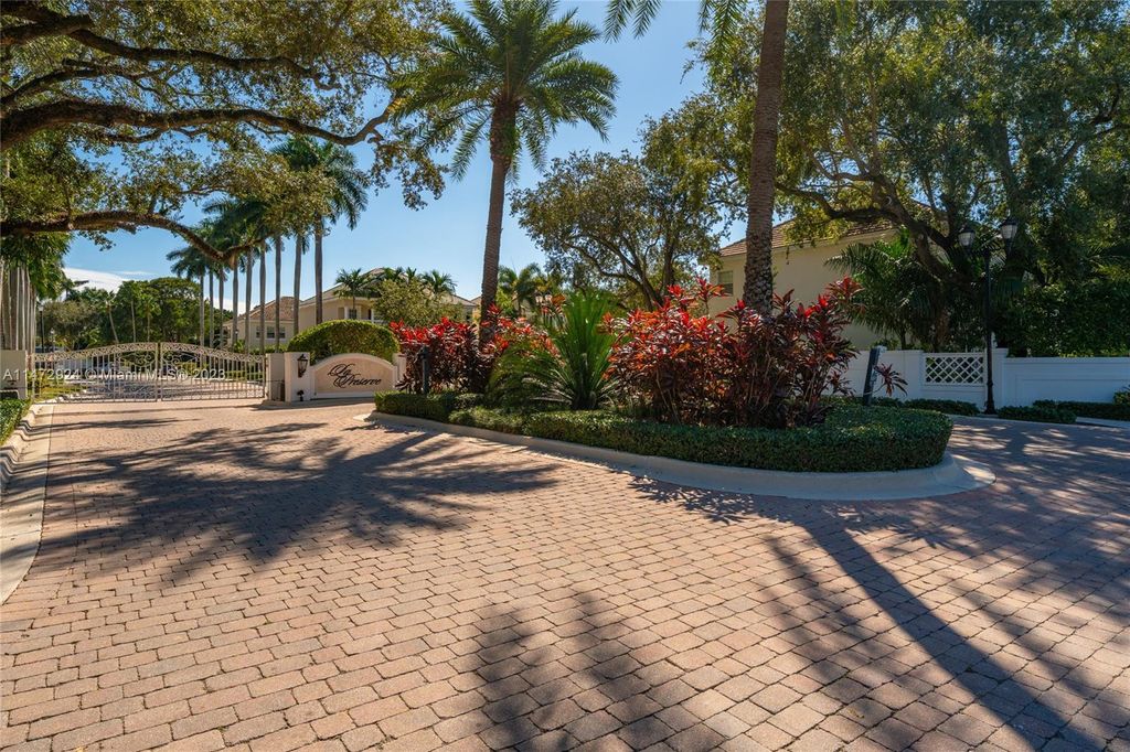 Photo of 1334 SW 21st Ct, Fort Lauderdale, FL 33315 (MLS # A11472924)