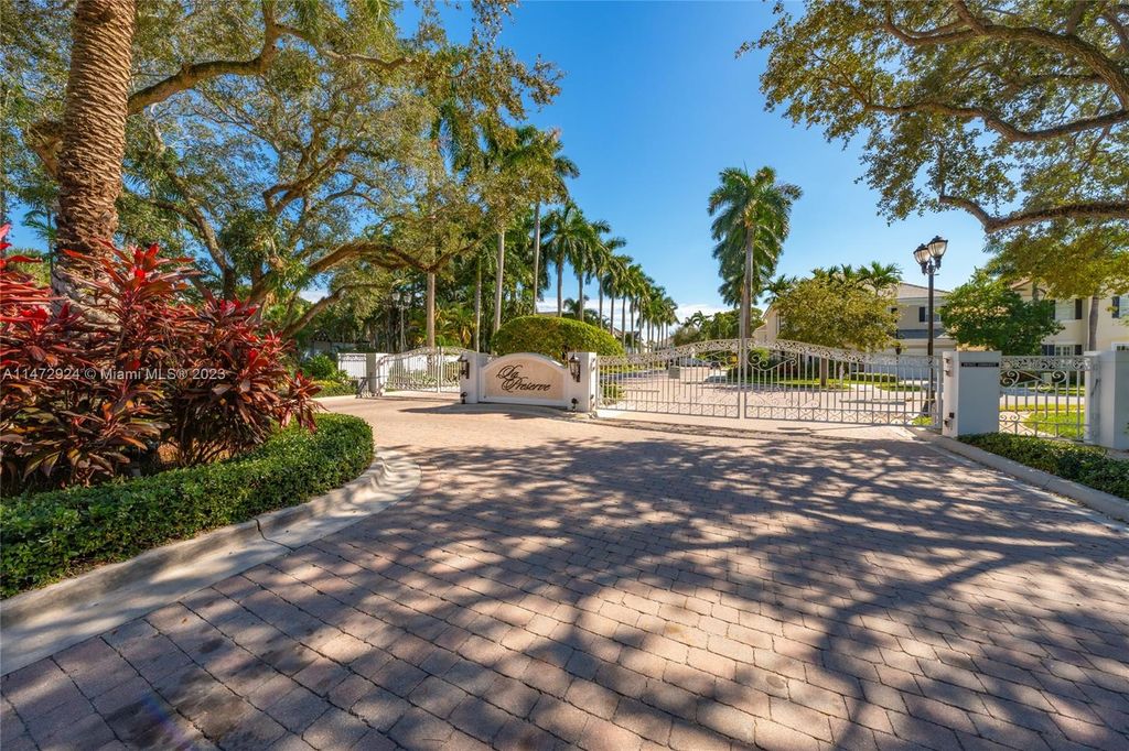 Photo of 1334 SW 21st Ct, Fort Lauderdale, FL 33315 (MLS # A11472924)