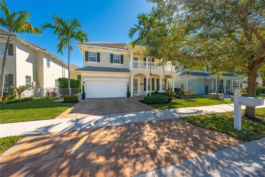 Photo of 1334 SW 21st Ct, Fort Lauderdale, FL 33315 (MLS # A11472924)