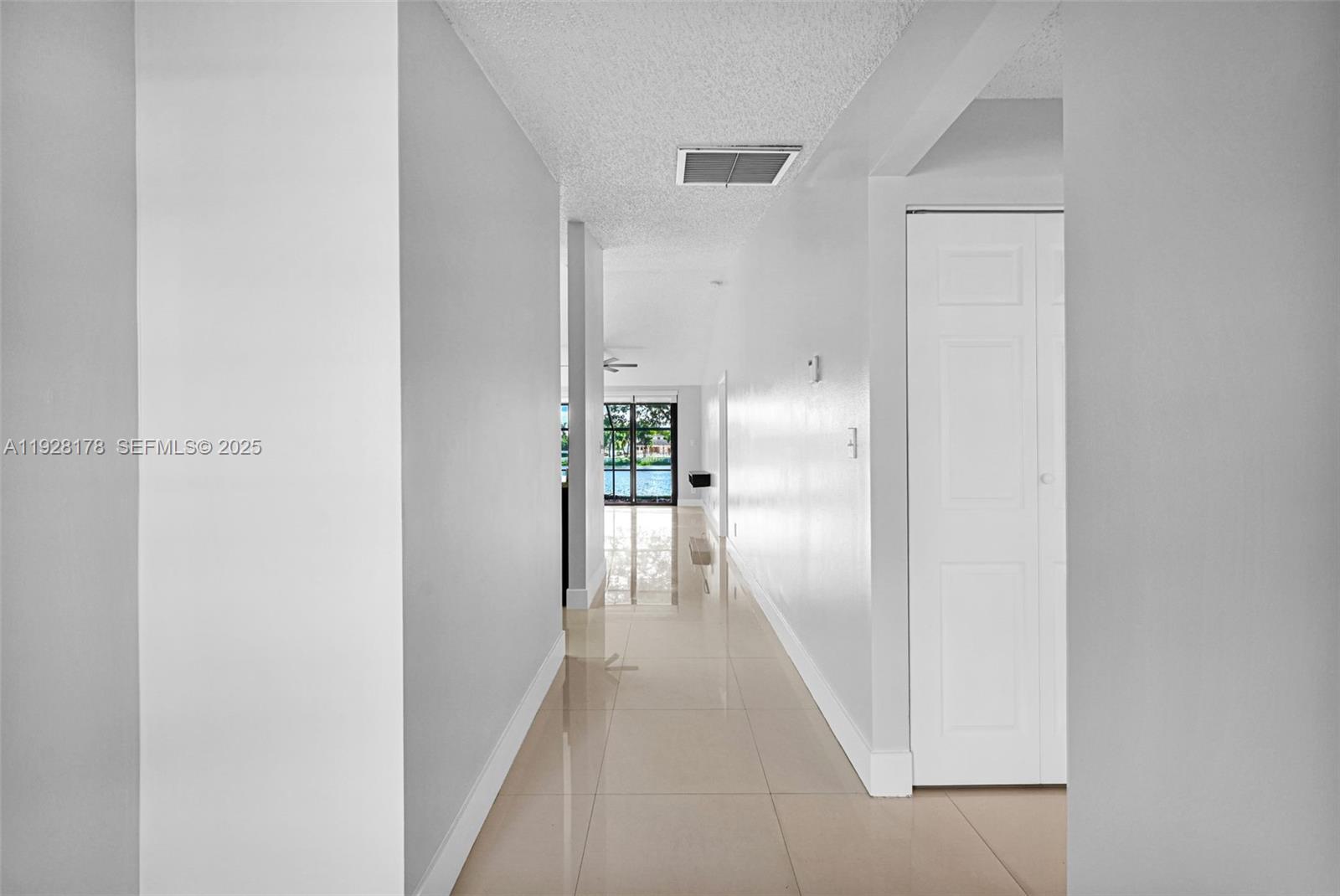 PEMBROKE LAKES SECTION SE - Residential Lease