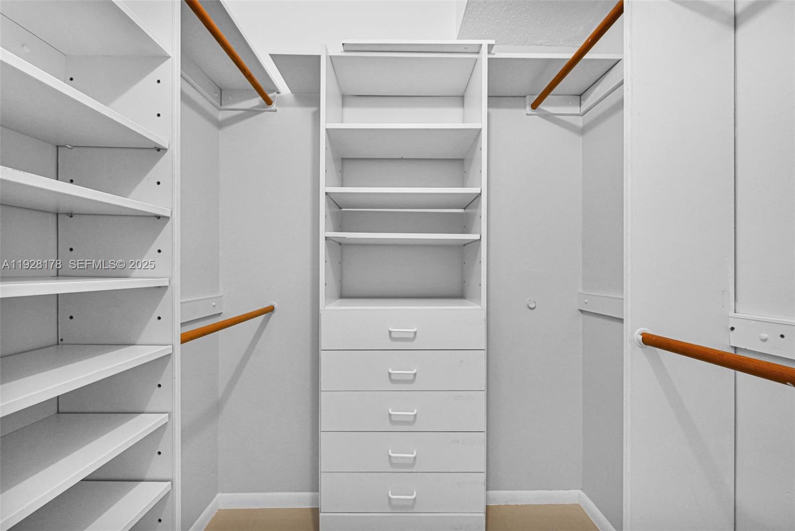 PEMBROKE LAKES SECTION SE - Residential Lease