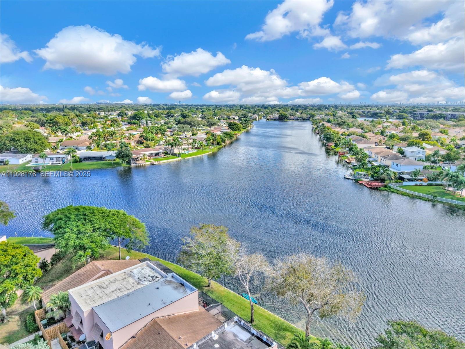 PEMBROKE LAKES SECTION SE - Residential Lease