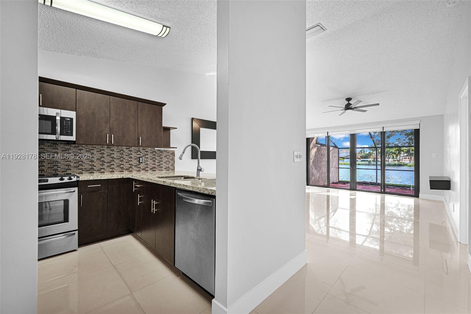 PEMBROKE LAKES SECTION SE - Residential Lease