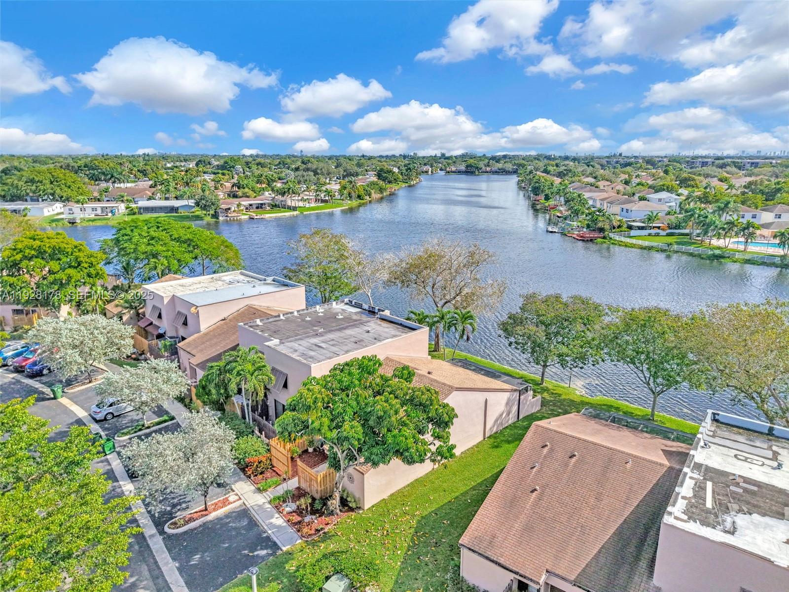 PEMBROKE LAKES SECTION SE - Residential Lease
