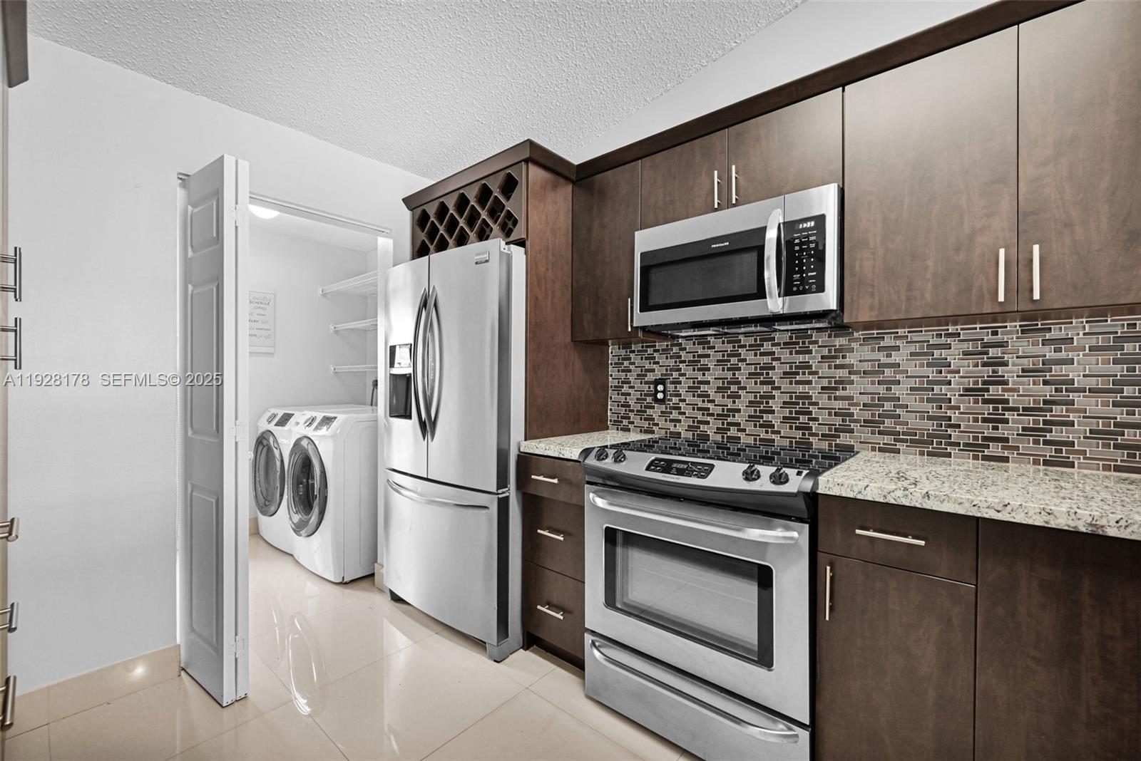 PEMBROKE LAKES SECTION SE - Residential Lease