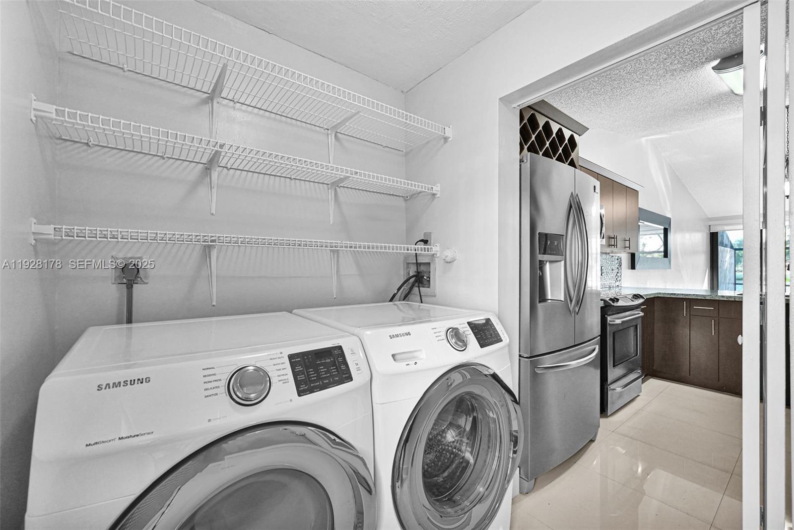 PEMBROKE LAKES SECTION SE - Residential Lease