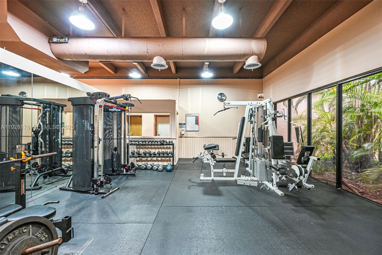 PEMBROKE LAKES SECTION SE - Residential Lease