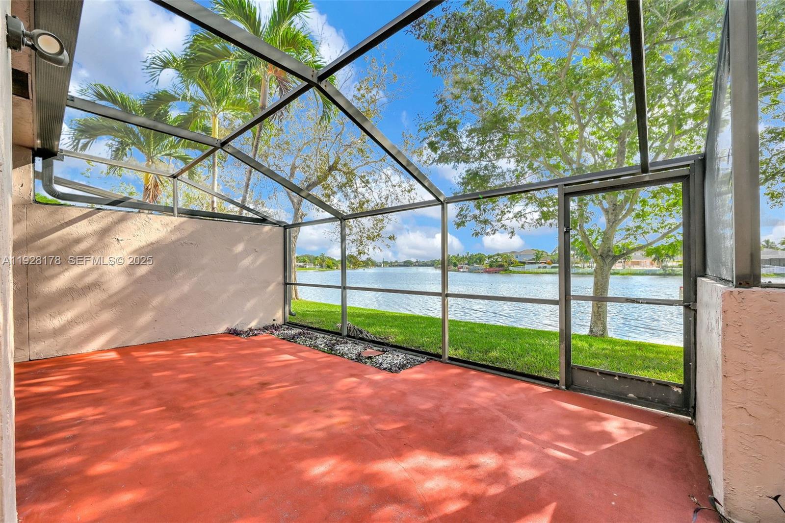 PEMBROKE LAKES SECTION SE - Residential Lease