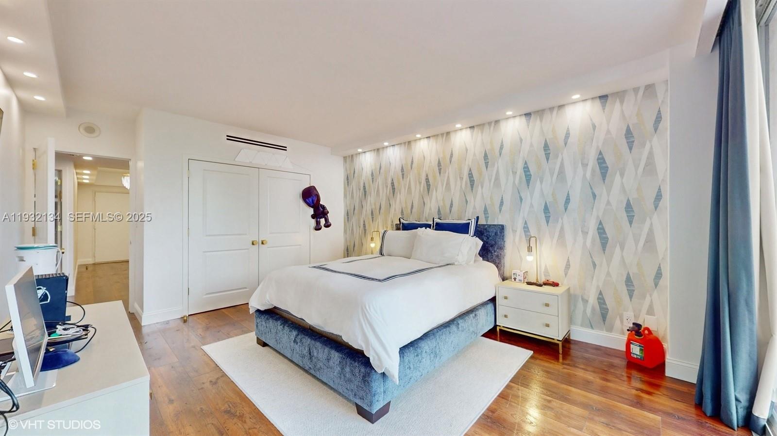 BAL HARBOUR 101 CONDO - Residential