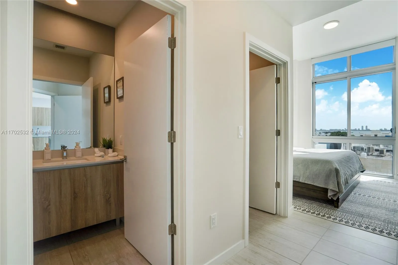 Miami, Florida 33137, United States, 2 Bedrooms Bedrooms, ,2 BathroomsBathrooms,Residential,Pending,28965