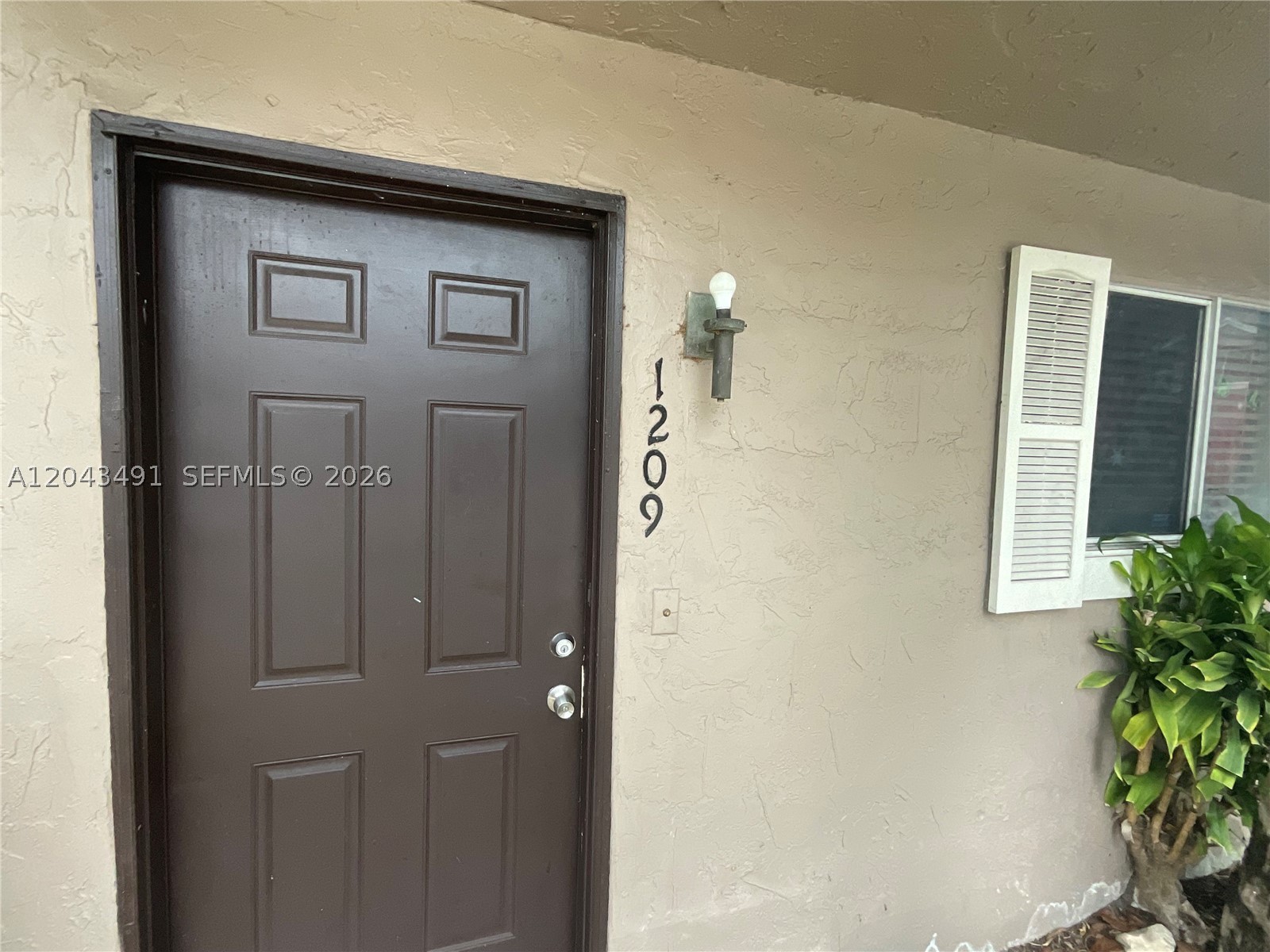 1209 Sussex Dr