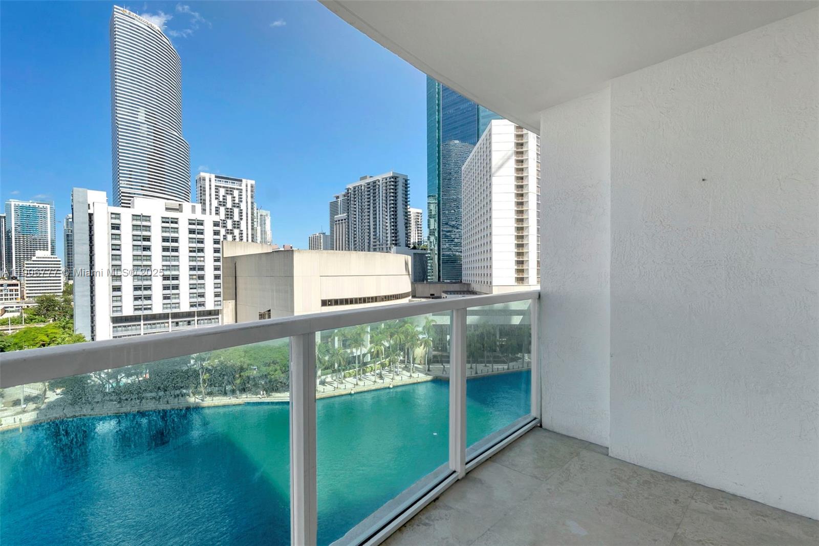 BRICKELL ON THE RIVER N T - Residential